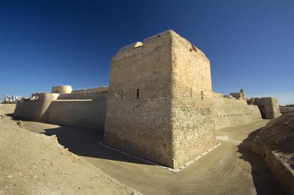 A A E: ARBIJAS GRAND TOUR: KUVEITA, BAHREINA, KATARA UN ARBU EMIRTI  DUBAIJA UN AB DAB