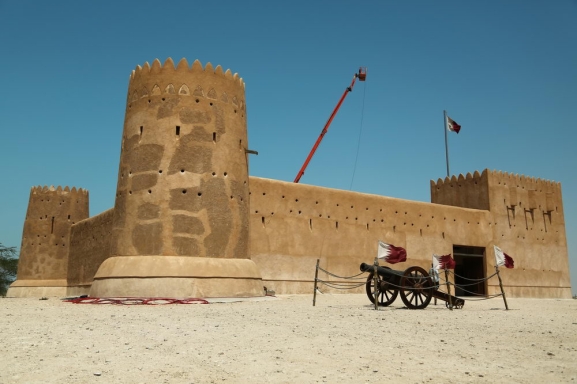 A A E: ARBIJAS GRAND TOUR: KUVEITA, BAHREINA, KATARA UN ARBU EMIRTI  DUBAIJA UN AB DAB