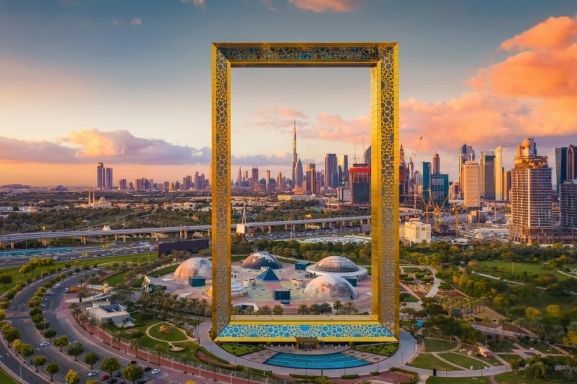 A A E: ARBIJAS GRAND TOUR: KUVEITA, BAHREINA, KATARA UN ARBU EMIRTI  DUBAIJA UN AB DAB