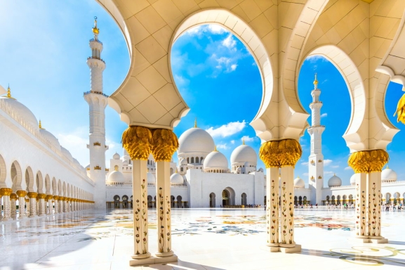 A A E: ARBIJAS GRAND TOUR: KUVEITA, BAHREINA, KATARA UN ARBU EMIRTI  DUBAIJA UN AB DAB