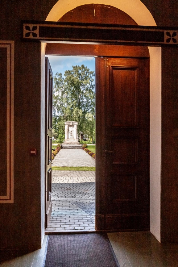 Latvija: CEOJUMS PIEBALG  NO MRNIEKU LAIKIEM LDZ MSDIENM