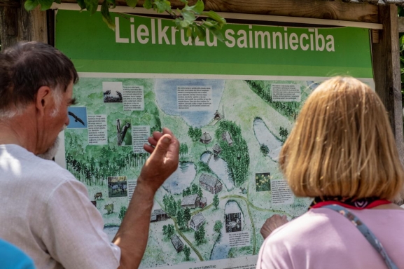 Latvija: CEOJUMS PIEBALG  NO MRNIEKU LAIKIEM LDZ MSDIENM