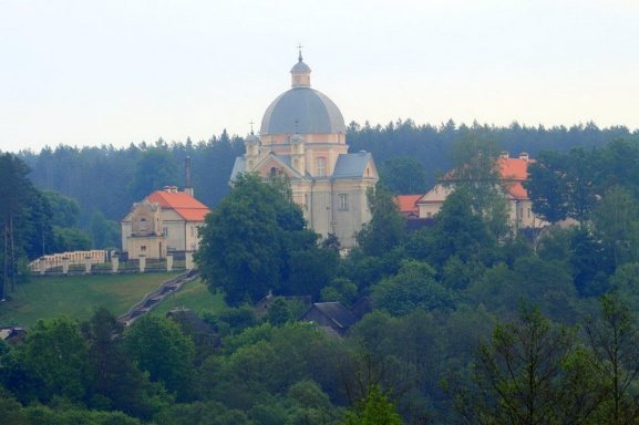 Lietuva: DZKU MEU DZIESMA. KOP AR PROFESORU ANDRI PRIEDI, RELNIEKU RDOLFU STIKUTU UN TROMPETISTU HARIJU LOMELI