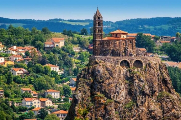 Francija: FRANCIJAS UGUNS UN DENS  VULKNU ZEME UN DORDOAS IELEJA