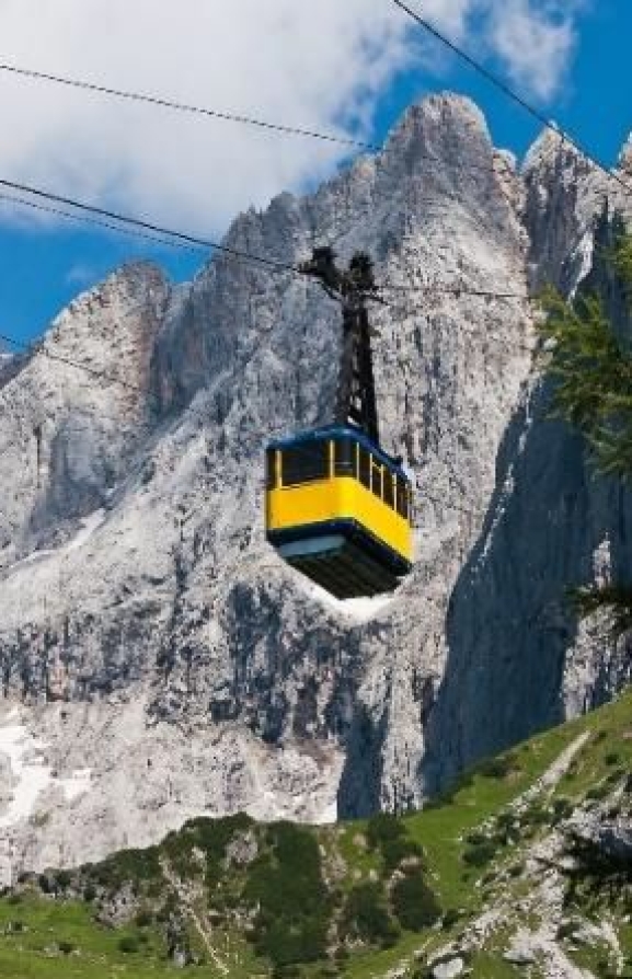 Austrija: GRCA, LIPICAS ZIRGI, TRIJAS VNA CES UN VASARSVTKI DAHTEINAS ALPOS