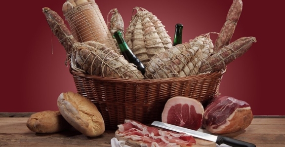 Itlija: ITLIJAS LA VALLE DEL CIBO UN PILSTA UZ DENS - VENCIJA
