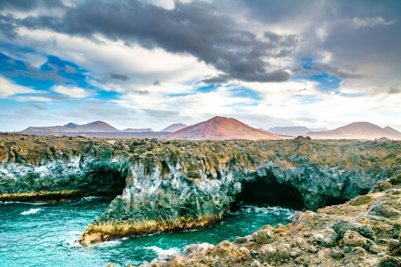 Kanriju salas: MAKARONZIJAS SALU KRUZS: KANRIJU SALAS  TENERIFE, LA GOMERA, LANSAROTE, FUERTEVENTURA, GRANKANRIJA, LA PALMA UN ATLANTIJAS PRLE MADEIRA