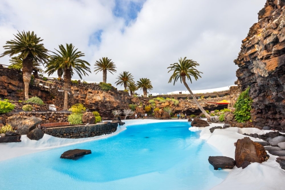 Kanriju salas: MAKARONZIJAS SALU KRUZS: KANRIJU SALAS  TENERIFE, LA GOMERA, LANSAROTE, FUERTEVENTURA, GRANKANRIJA, LA PALMA UN ATLANTIJAS PRLE MADEIRA