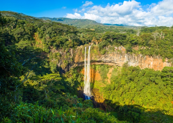 Madagaskara: PĀRSTEIDZOŠĀ REINJONA UN KRĀSAINĀ MADAGASKARA AR NOSY BE SALU – LEMURU UN AKMENS MEŽU ZEME