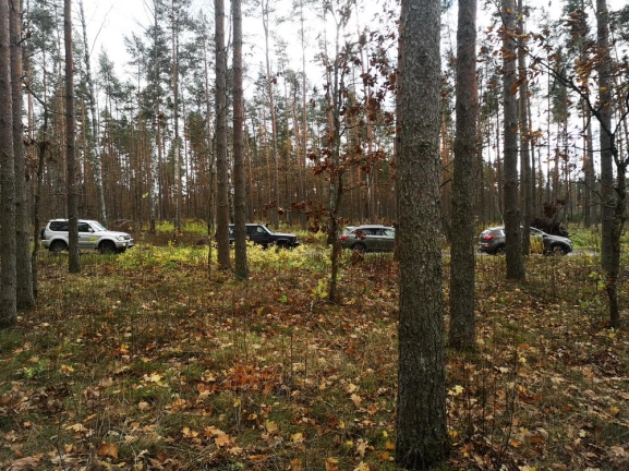 Latvija: RGAS PRSTEIGUMI  IZZINOS BRAUCIENS AR 4X4 AUTOMANM KOP AR NEPIERADINTO VIETU APCEOTJU EDVNU BAUERU